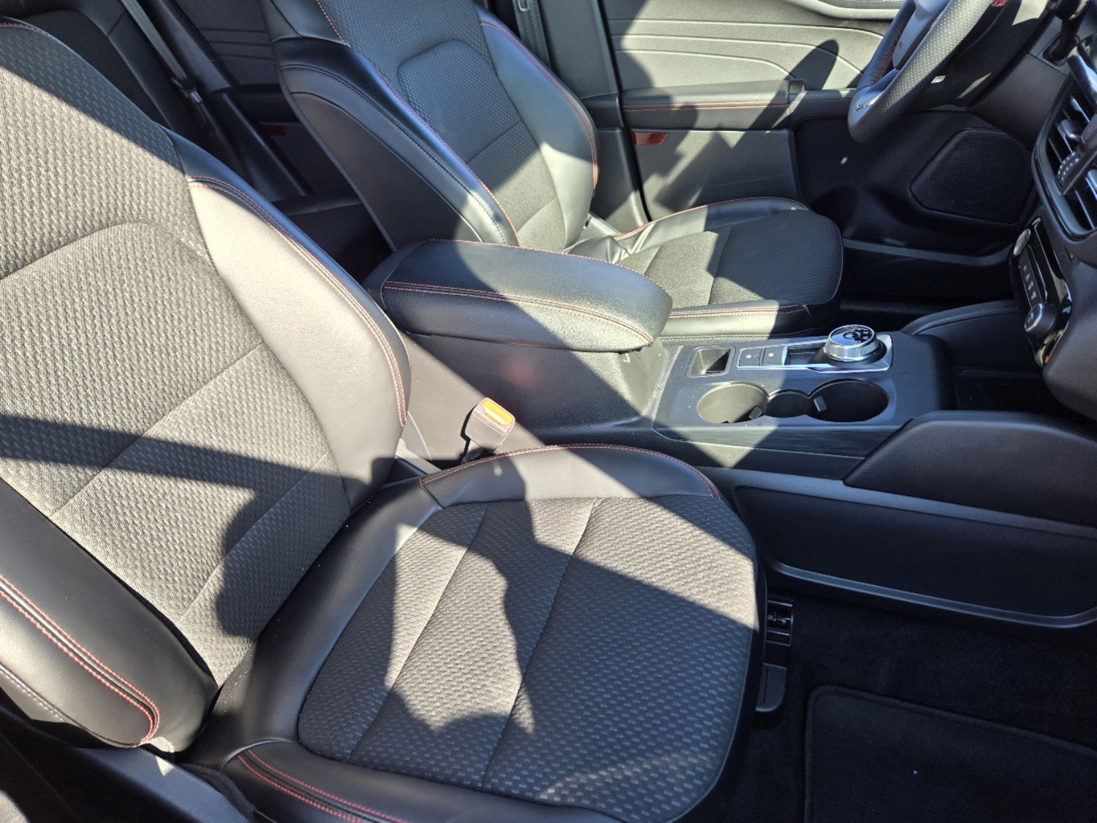 2024 Ford Escape ST-Line Select photo 7