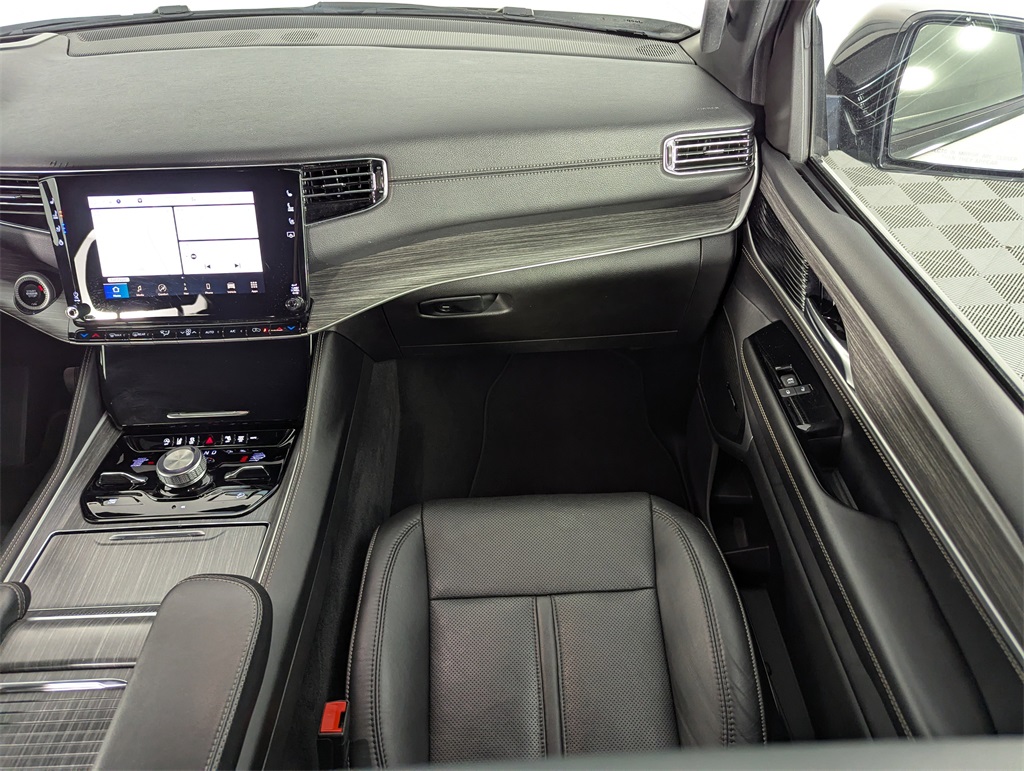 2023 Jeep Wagoneer L Series III photo 15