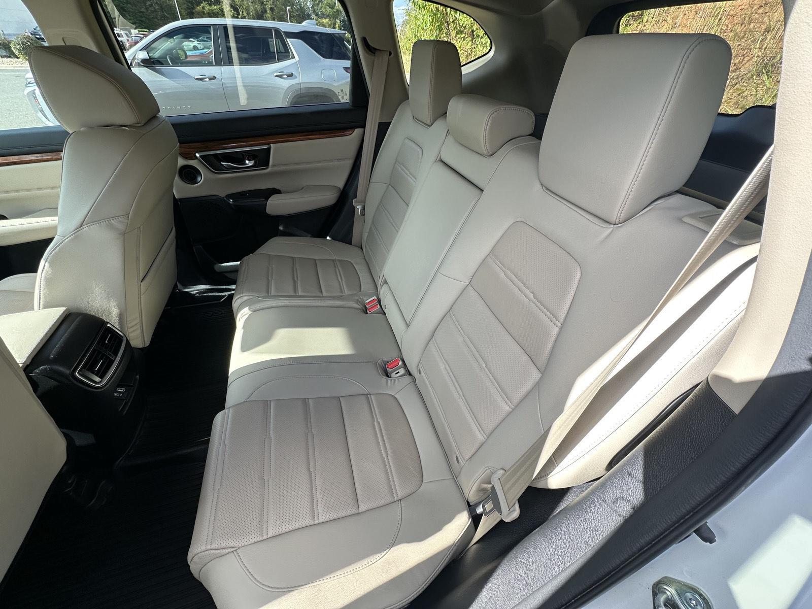 2018 Honda CR-V Touring photo 11