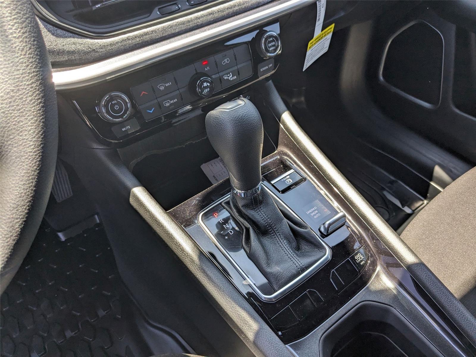 2025 Jeep Compass Sport photo 13