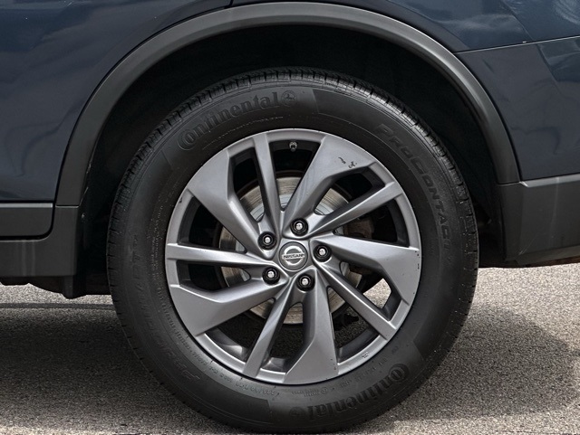 2016 Nissan Rogue SL photo 25