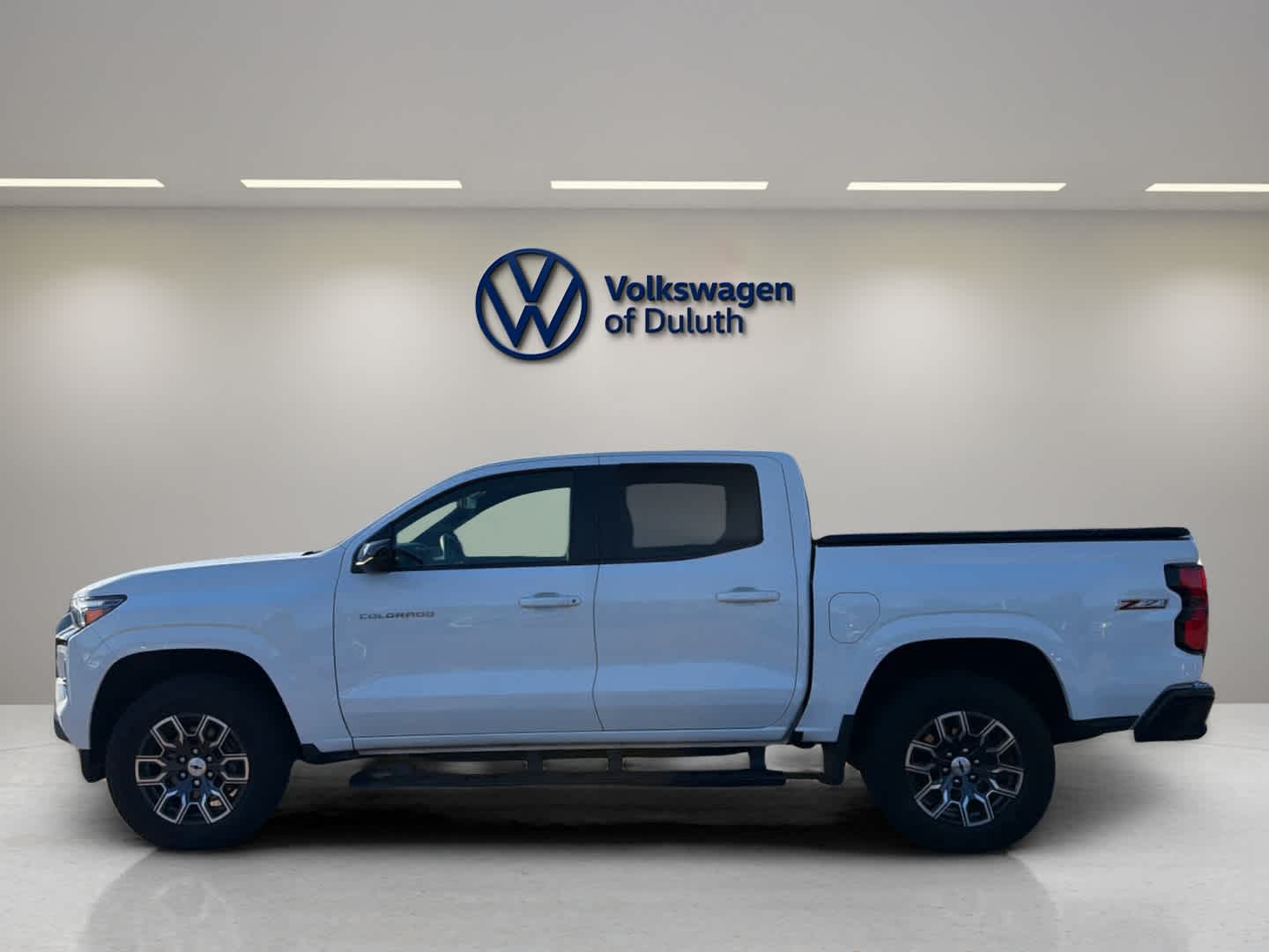 2023 Chevrolet Colorado Z71 photo 2
