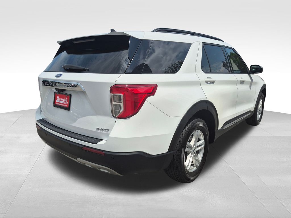 2023 Ford Explorer XLT photo 7