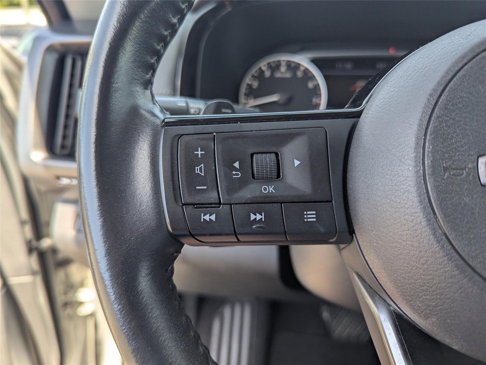 2023 Nissan Pathfinder SL photo 28