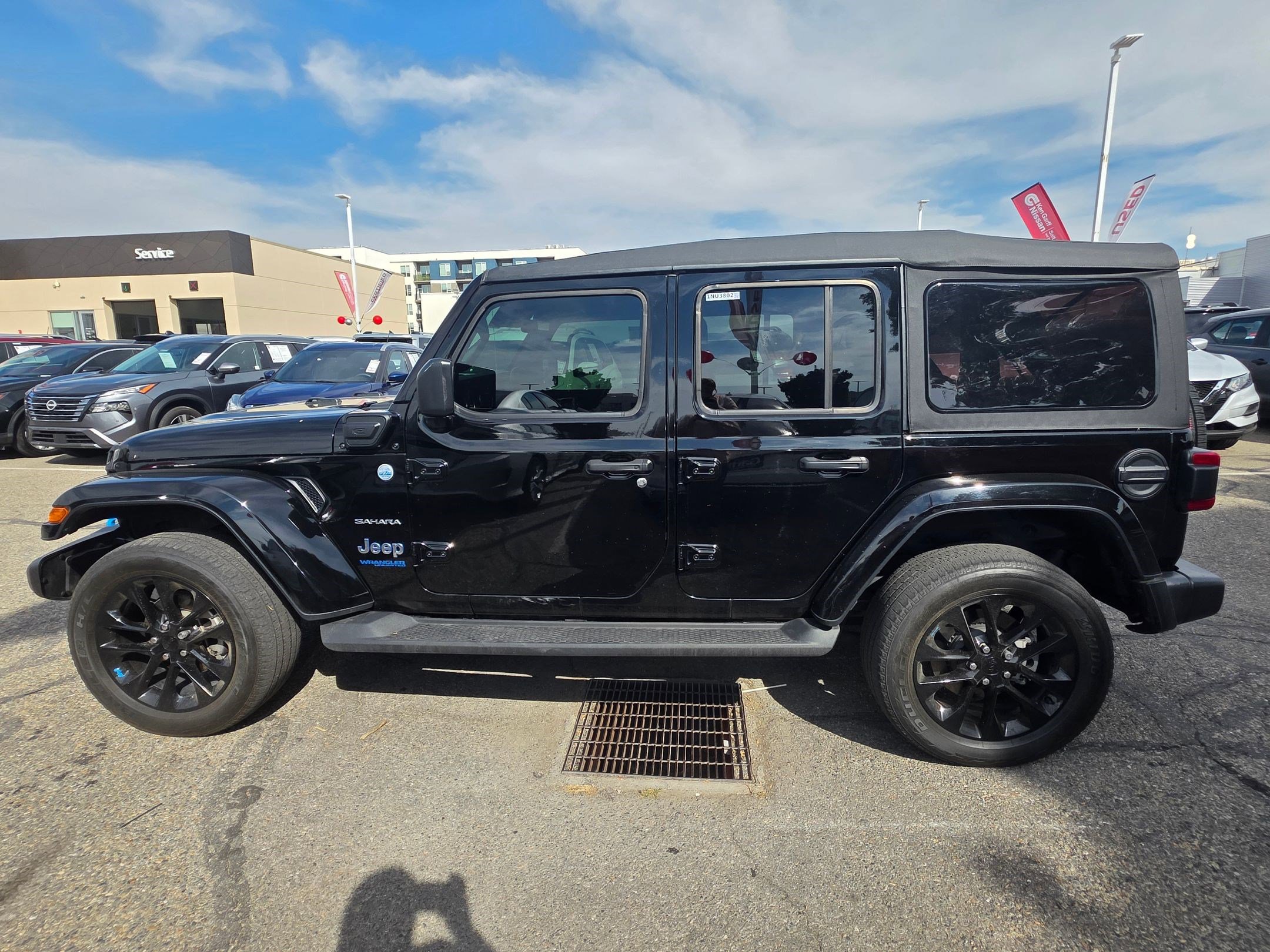 2022 Jeep Wrangler 4xe Unlimited Sahara photo 3