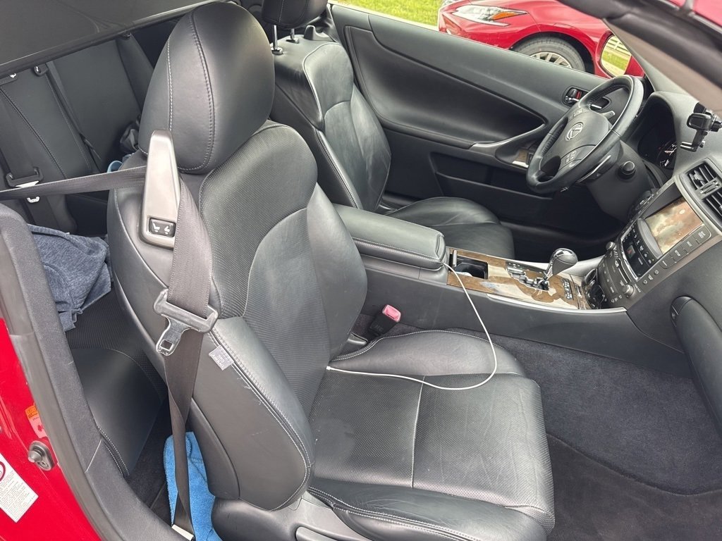 2010 Lexus IS 250C photo 20