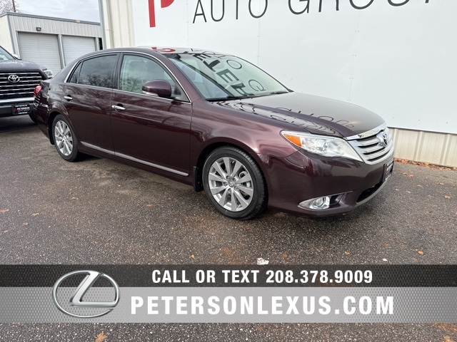 2011 Toyota Avalon Limited's photo