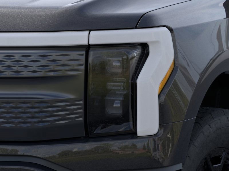 2025 Ford F-150 Lightning XLT photo 18