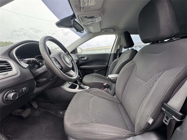 2018 Jeep Compass Sport photo 3