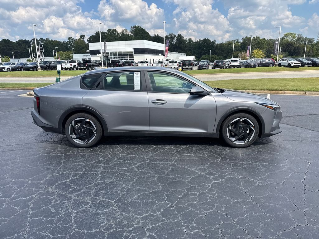 2025 Kia K4 EX photo 2