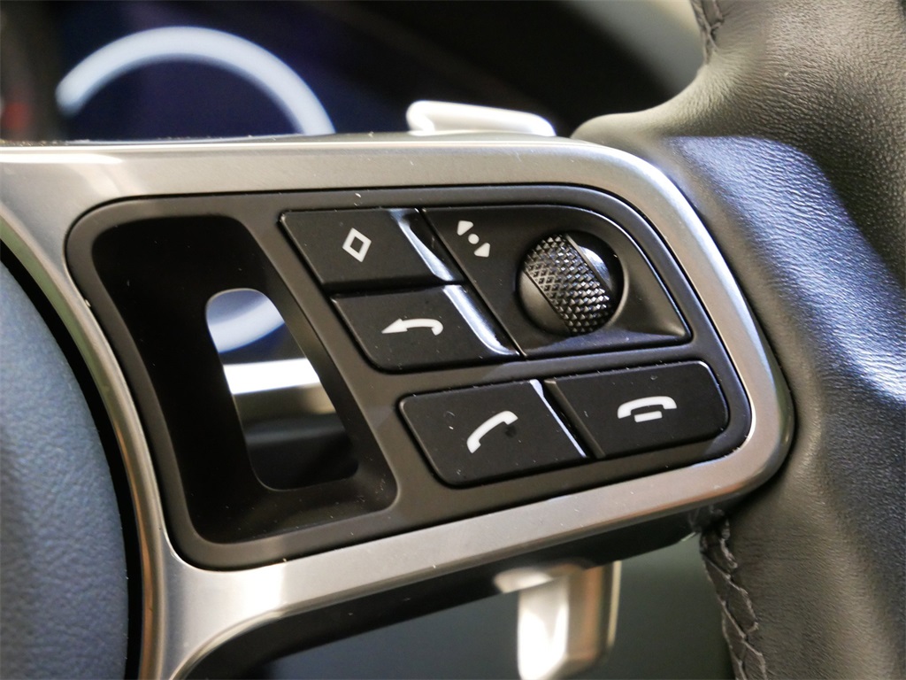 2022 Porsche Cayenne photo 19