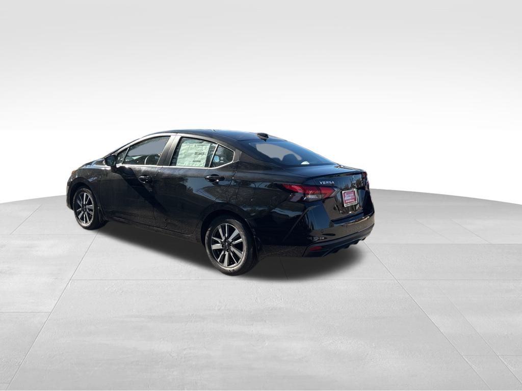 2025 Nissan Versa 1.6 SV photo 2