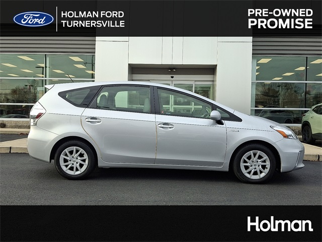 2012 Toyota Prius v Three's photo