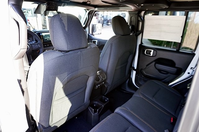 New 2026 Bright White Clear-Coat Exterior Paint Jeep Sport S image 22