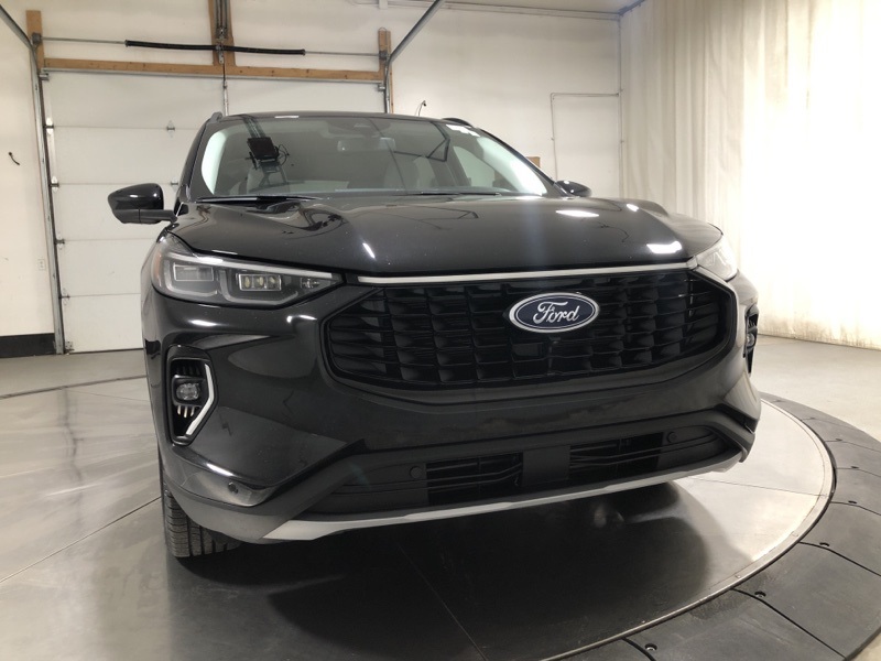 2023 Ford Escape Platinum photo 2