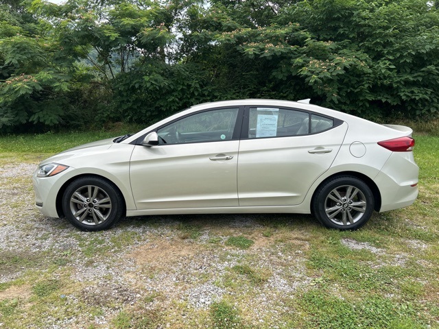 2017 Hyundai Elantra Value Edition photo 4