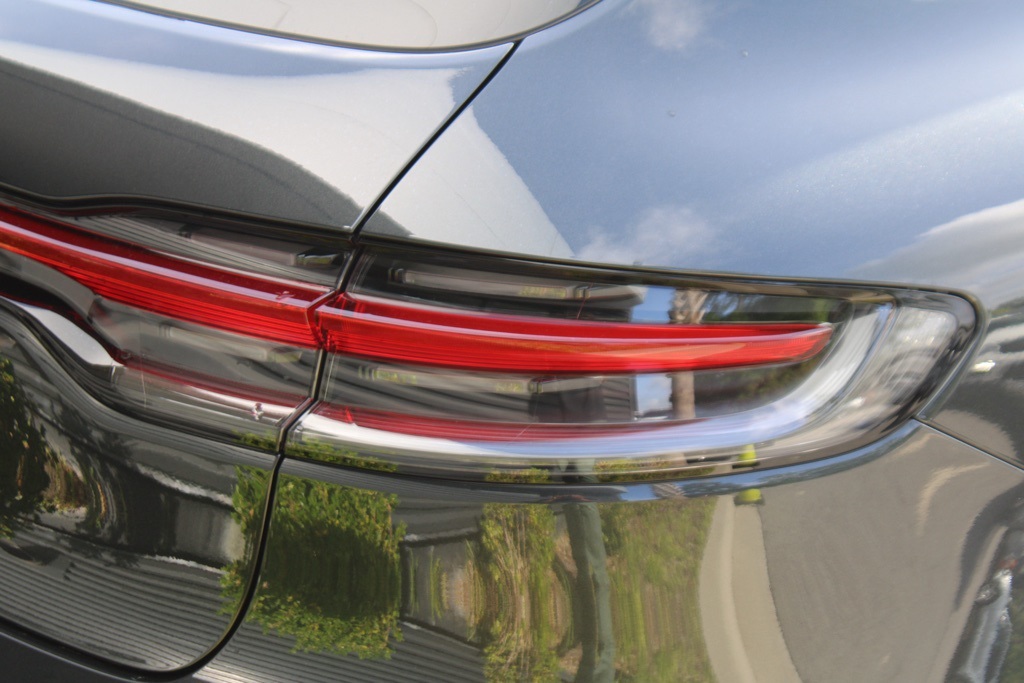 2024 Porsche Macan Base photo 12