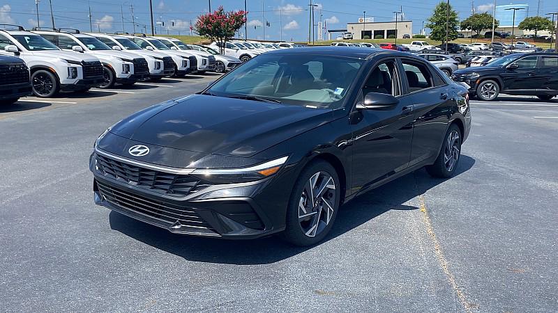 2025 Hyundai Elantra SEL Sport photo 24