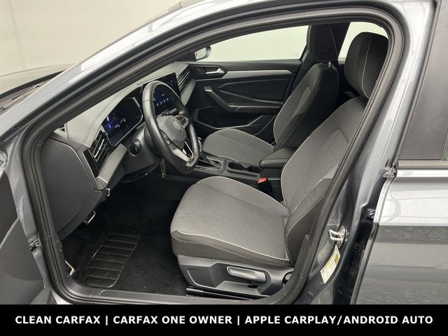 2025 Volkswagen Jetta Sport photo 3