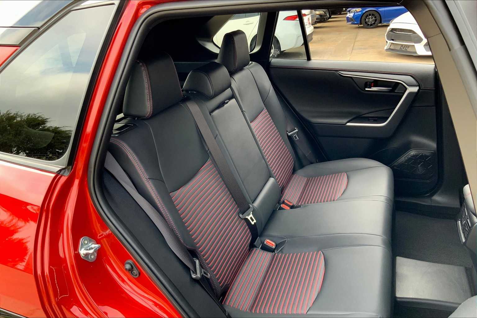 2025 Toyota RAV4 Hybrid XSE photo 36