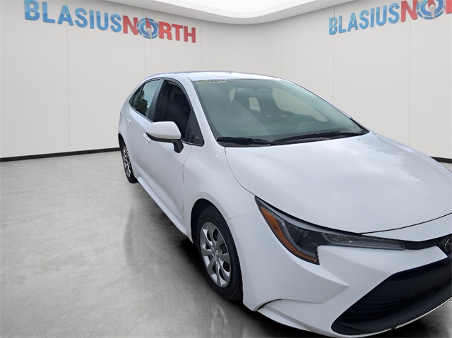 2025 Toyota Corolla LE photo 4