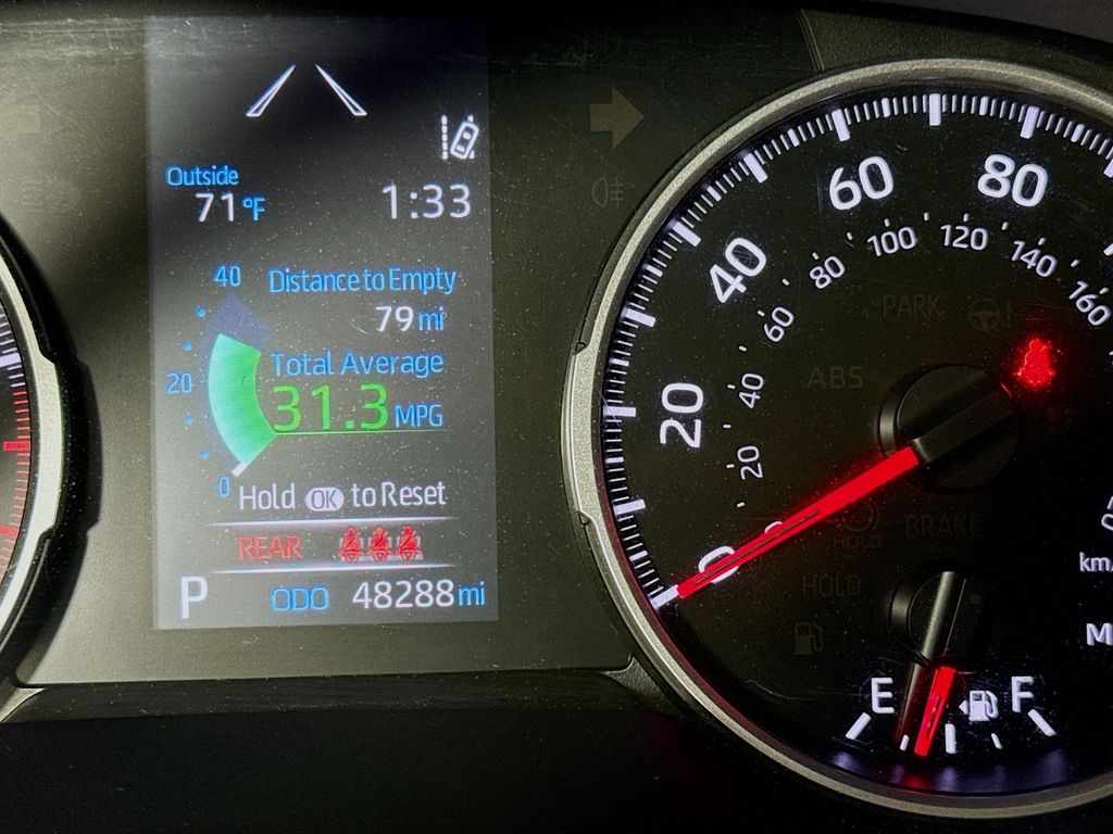 2022 Toyota RAV4 XLE photo 12