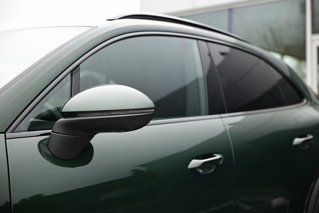 2025 Porsche Macan Electric photo 15