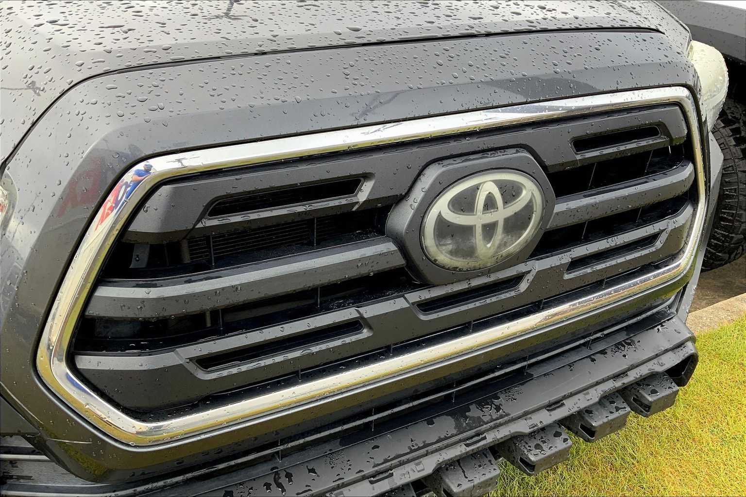 2019 Toyota Tacoma SR5 photo 26