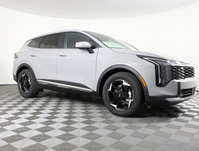 2026 Kia Sportage EX photo 3