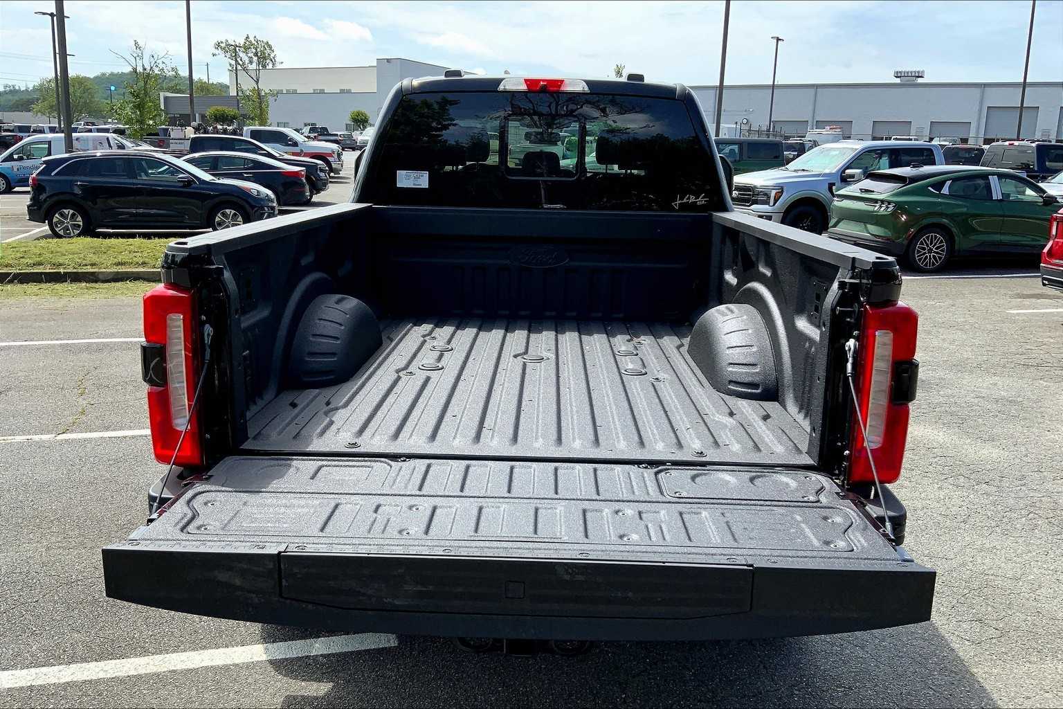 2025 Ford F-350 Lariat photo 17