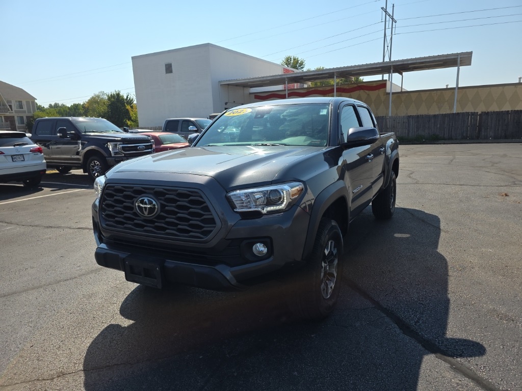 2023 Toyota Tacoma TRD Off-Road photo 3