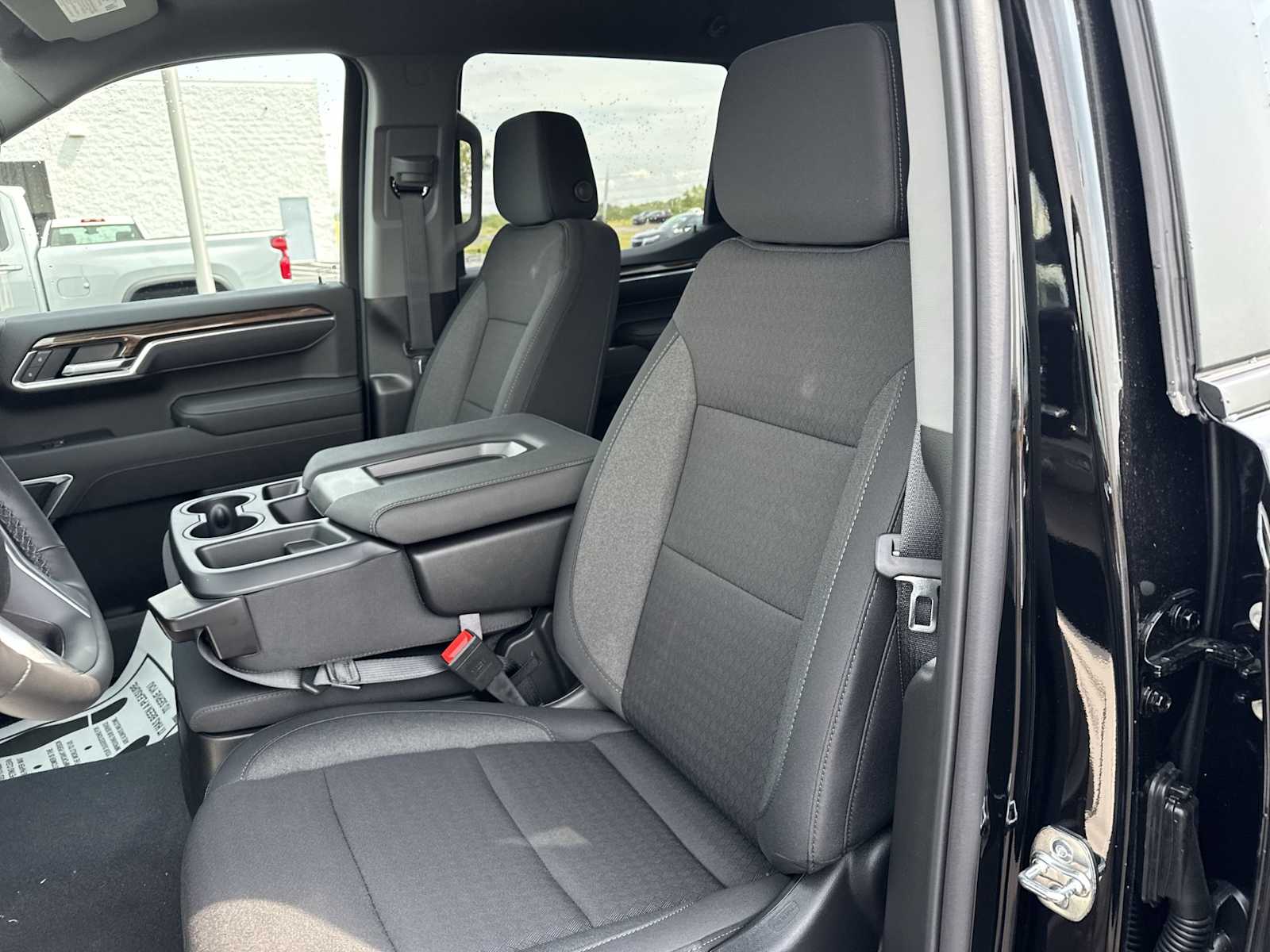 2026 Chevrolet Silverado 1500 LT photo 10