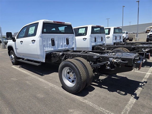 2025 Chevrolet Silverado 3500HD Work Truck photo 3