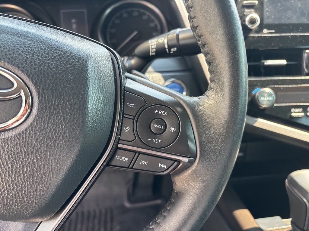 2022 Toyota Camry Hybrid SE photo 21