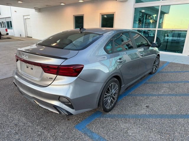 2022 Kia Forte GT-Line photo 3