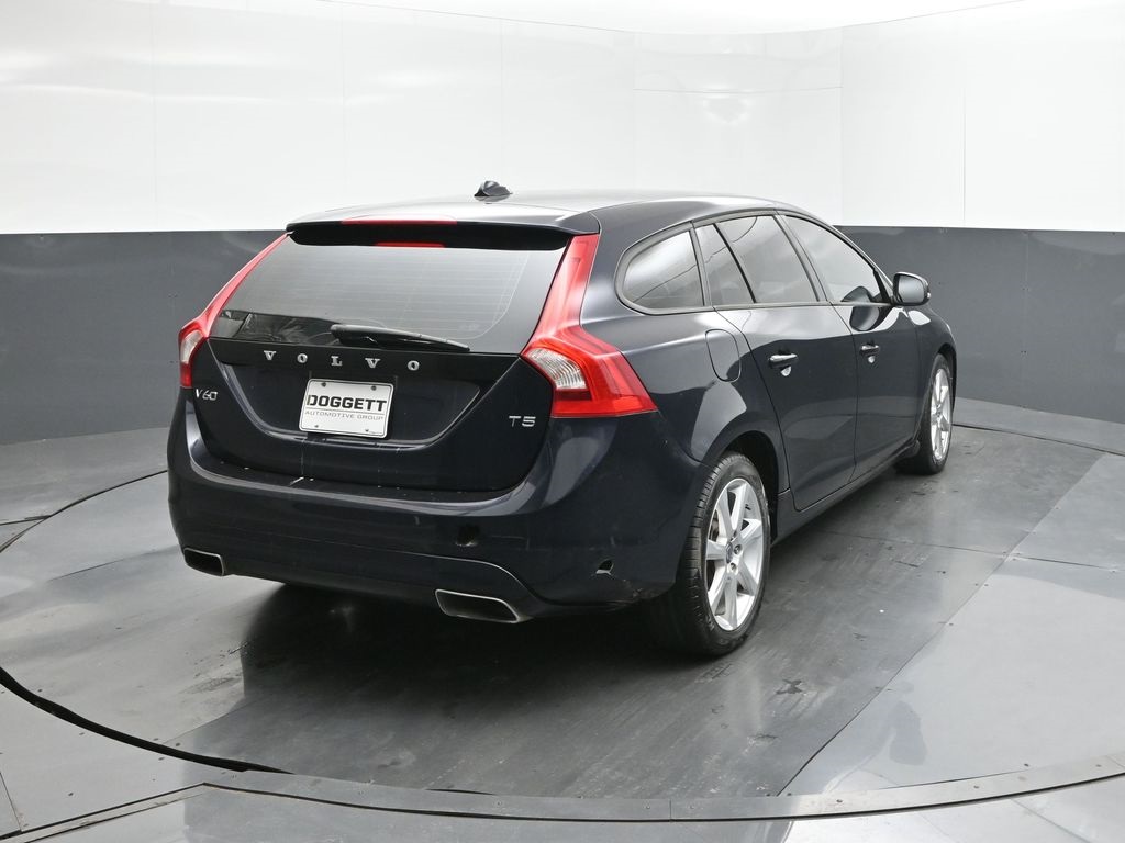 2016 Volvo V60 T5 photo 2