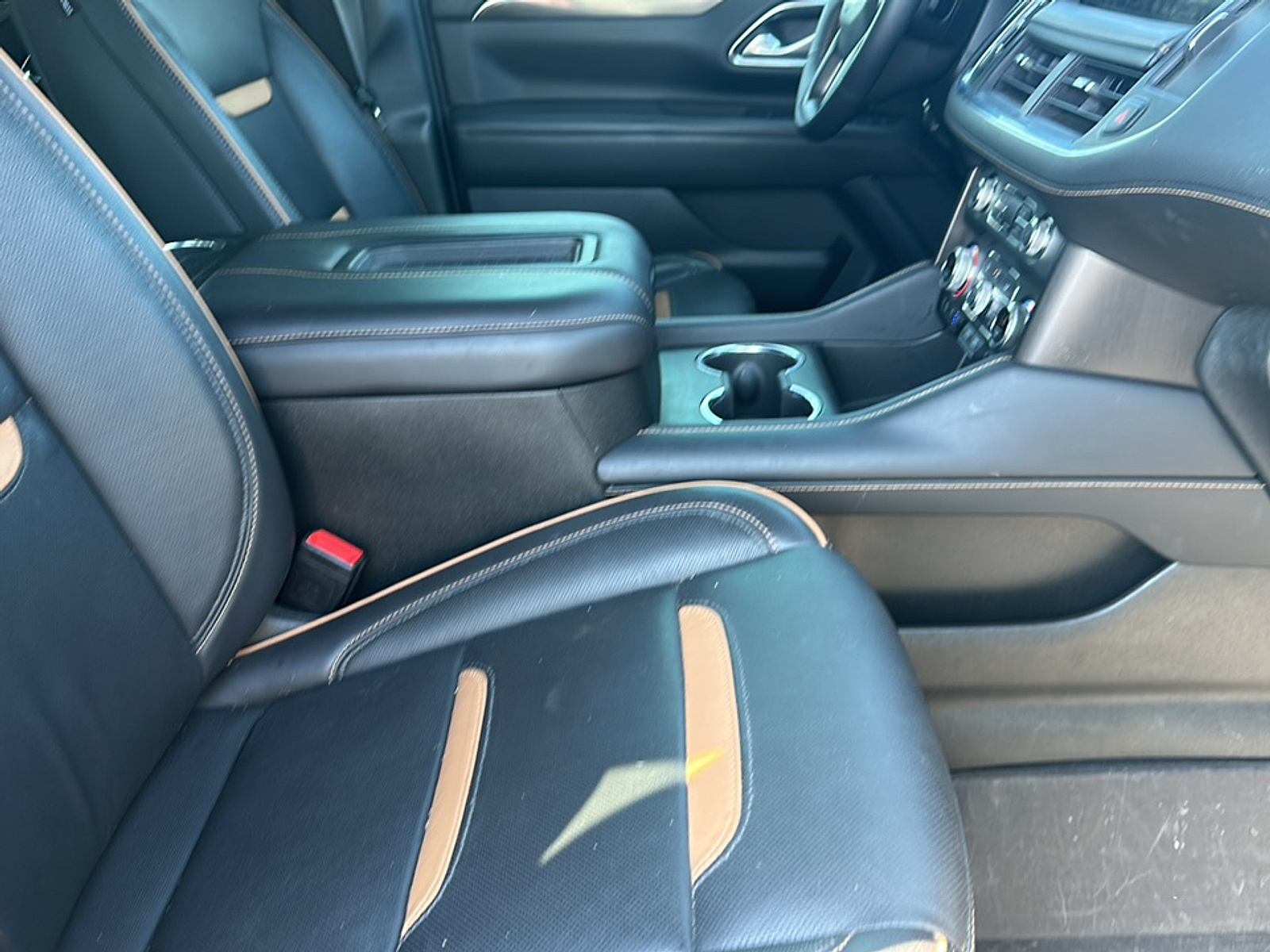 2022 Gmc Yukon AT4 photo 4