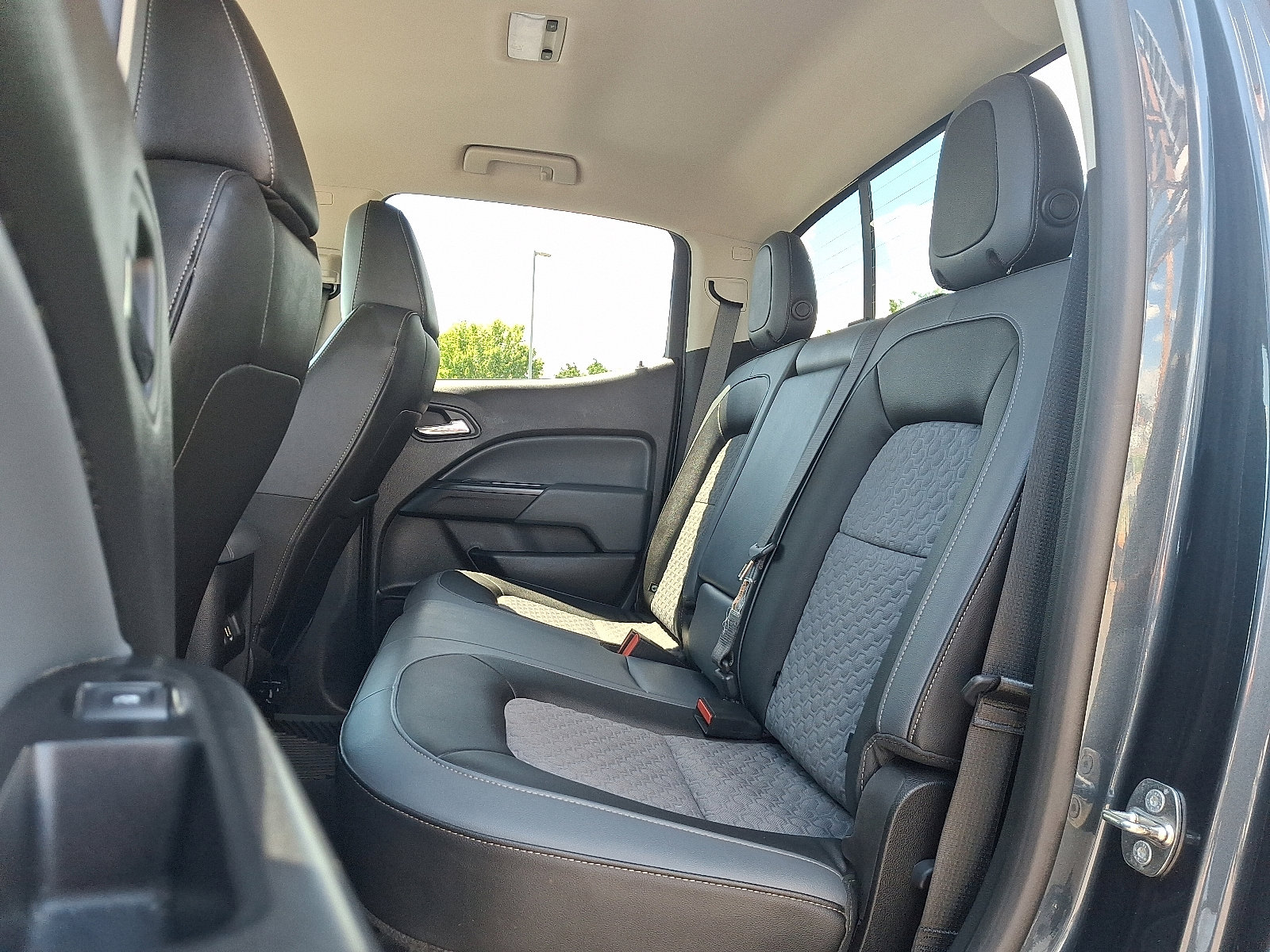2019 Chevrolet Colorado Z71 photo 10