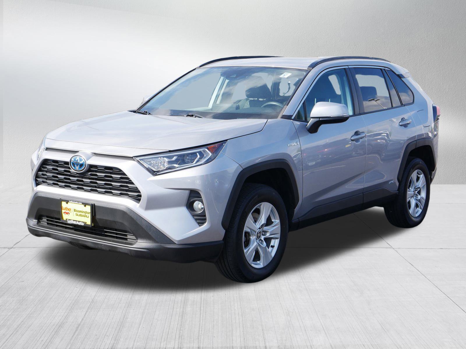 2021 Toyota RAV4 Hybrid XLE photo 2