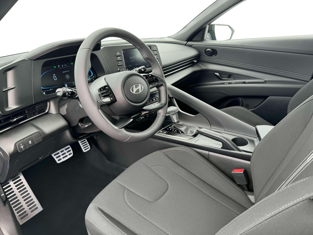 2025 Hyundai Elantra SEL Sport photo 3