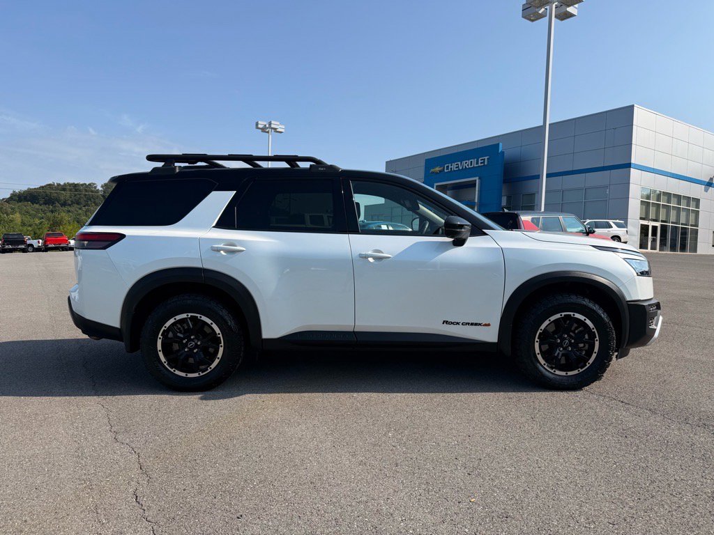 2025 Nissan Pathfinder Rock Creek photo 5