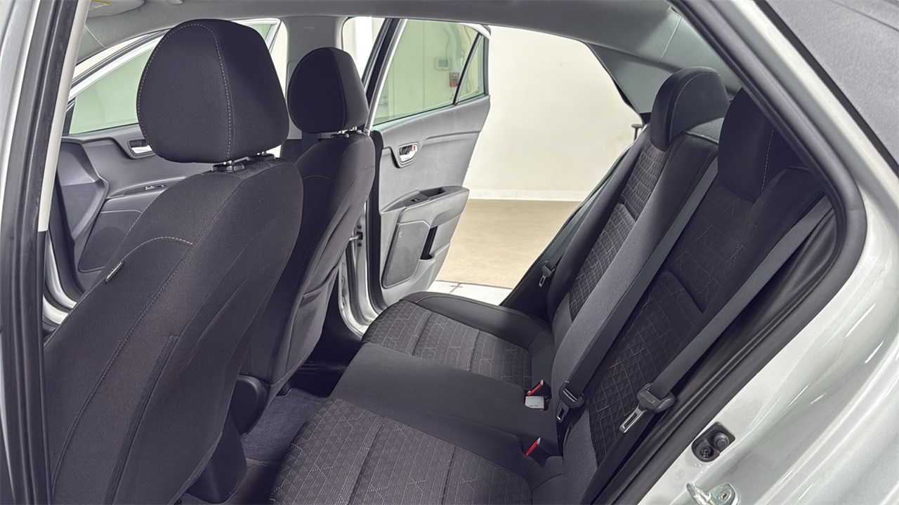 2021 Kia Rio LX photo 15