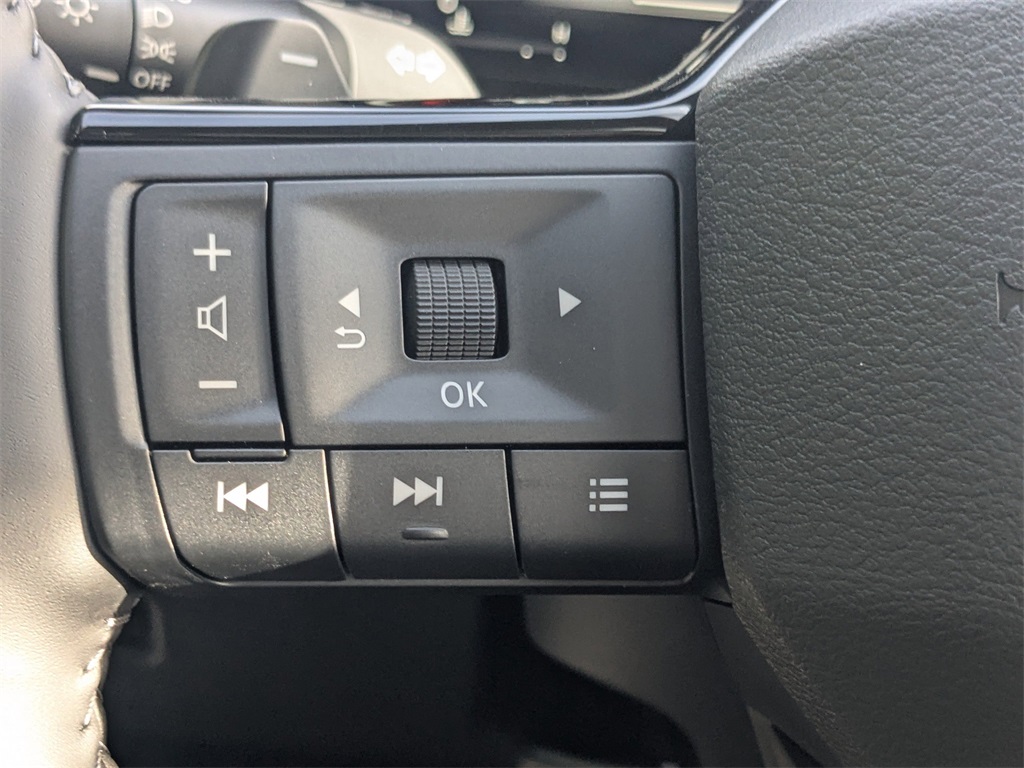 2025 Nissan Rogue SL photo 26