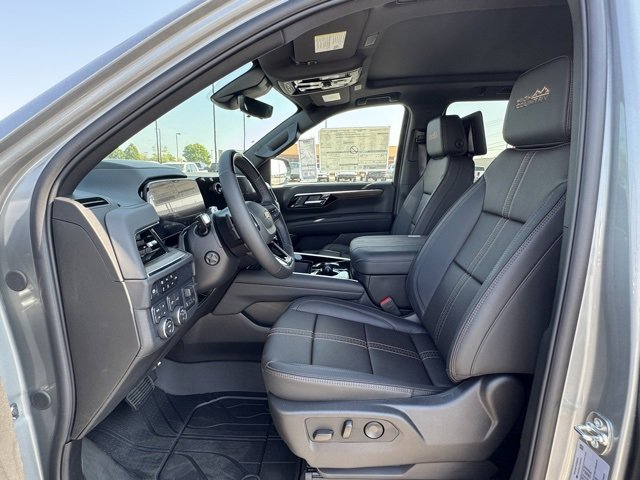 2026 Chevrolet Suburban High Country photo 17