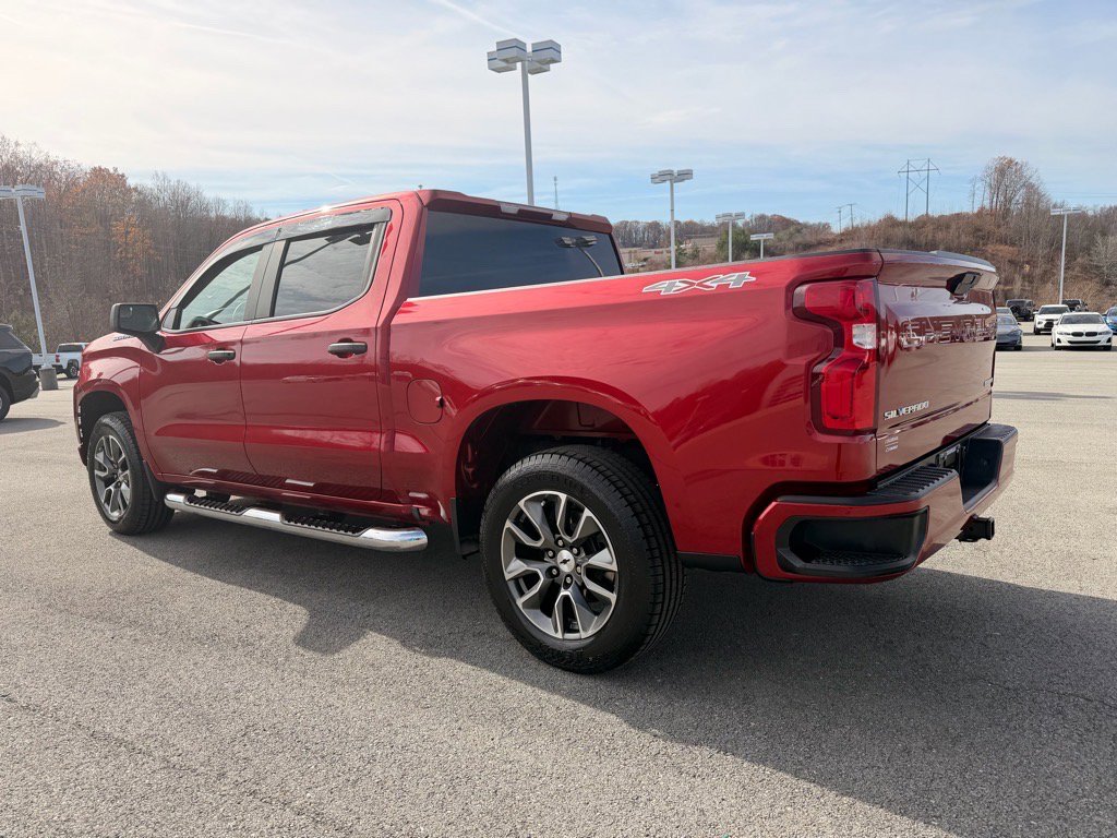 2022 Chevrolet Silverado 1500 Custom photo 3