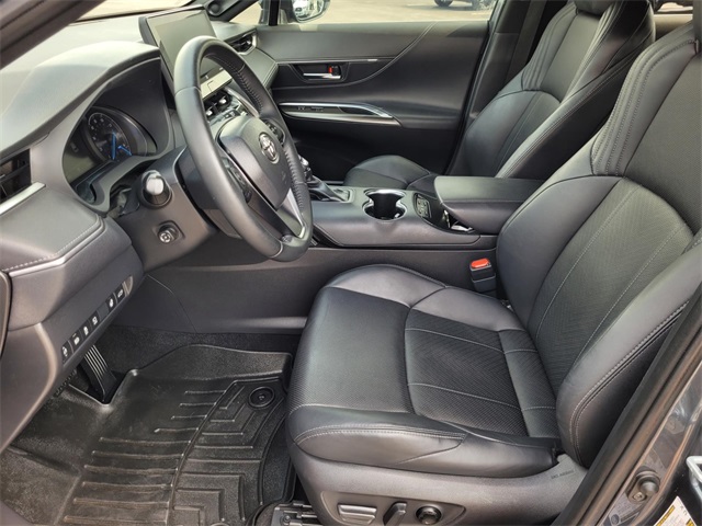 2022 Toyota Venza Limited photo 24