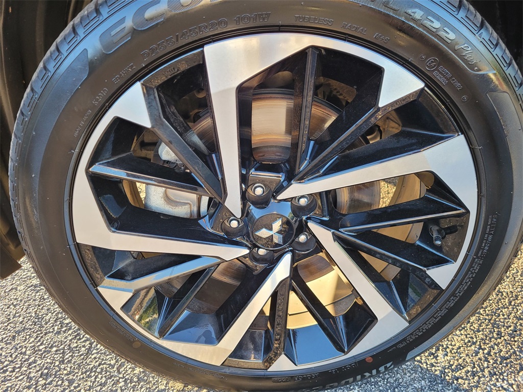 2024 Mitsubishi Outlander SE photo 12