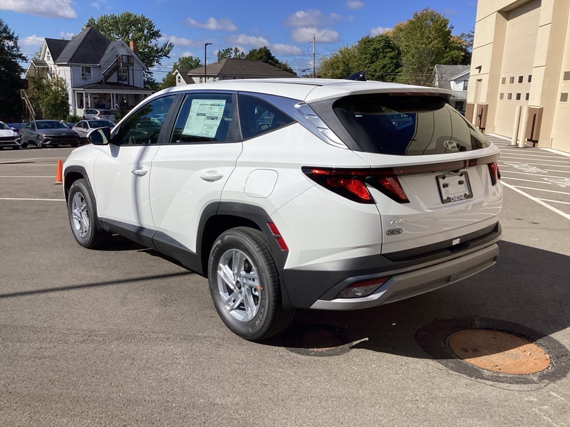 2026 Hyundai Tucson SE photo 4