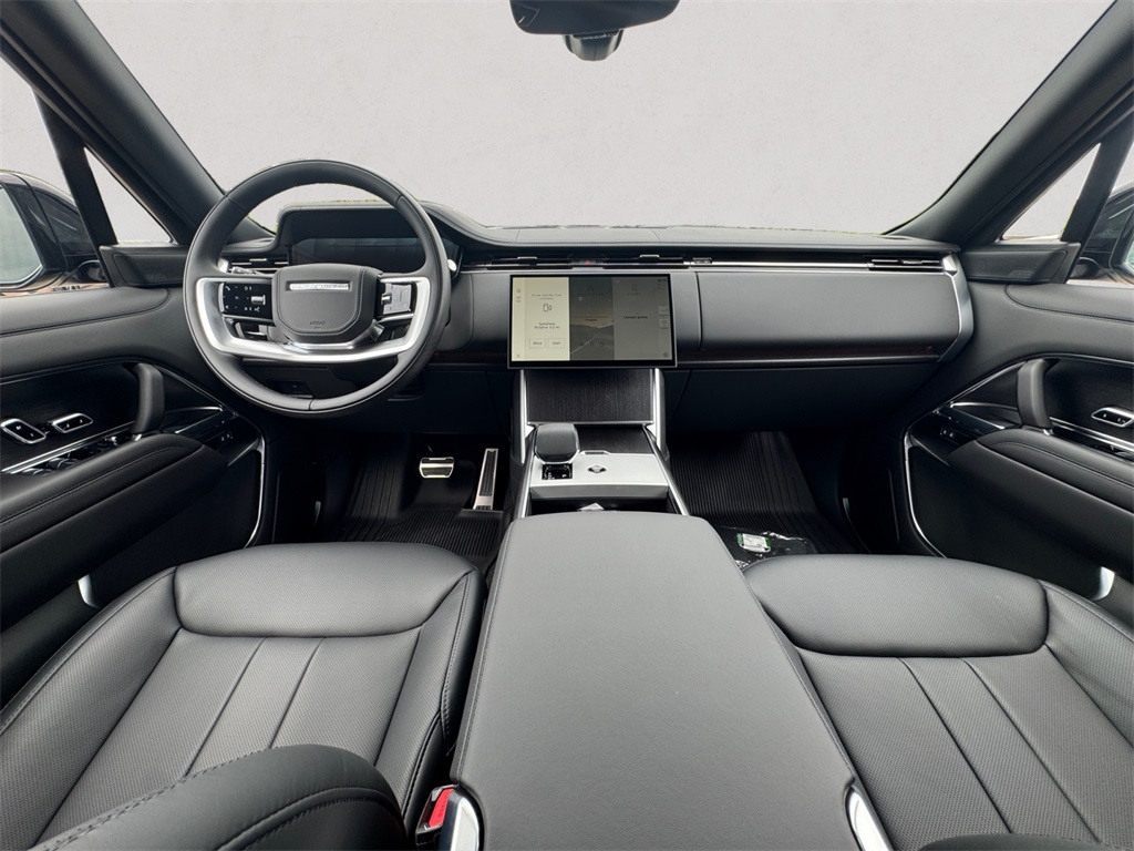 2025 Land Rover Range Rover SE photo 8