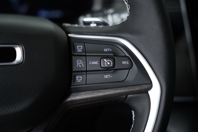 2025 Jeep Grand Cherokee Limited photo 5